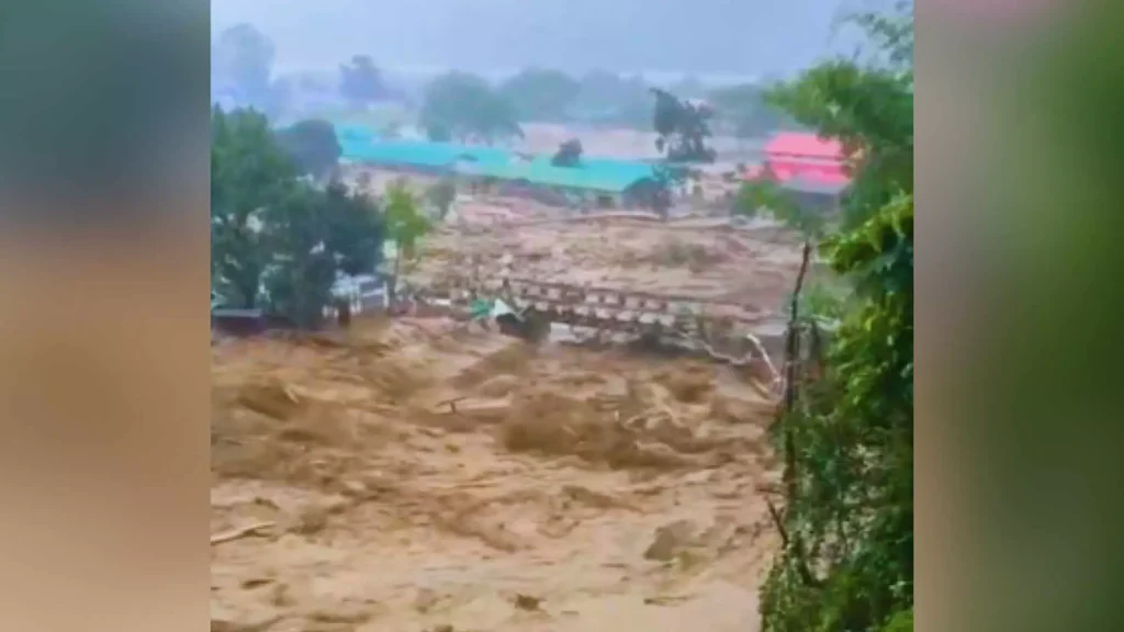 అరుణాచల్ ప్రదేశ్‌లో భారీ వరదలు