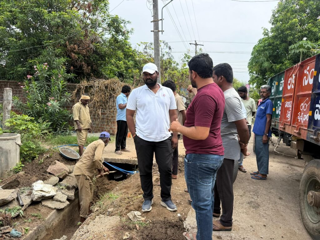 వర్షాకాల సమస్యల పరిష్కారానికి ప్రత్యేక చర్యలు – జమ్మికుంట 3వ వార్డును సందర్శించిన మున్సిపల్ చైర్మన్ ప్రశాంత్ కుమార్ దిలీప్