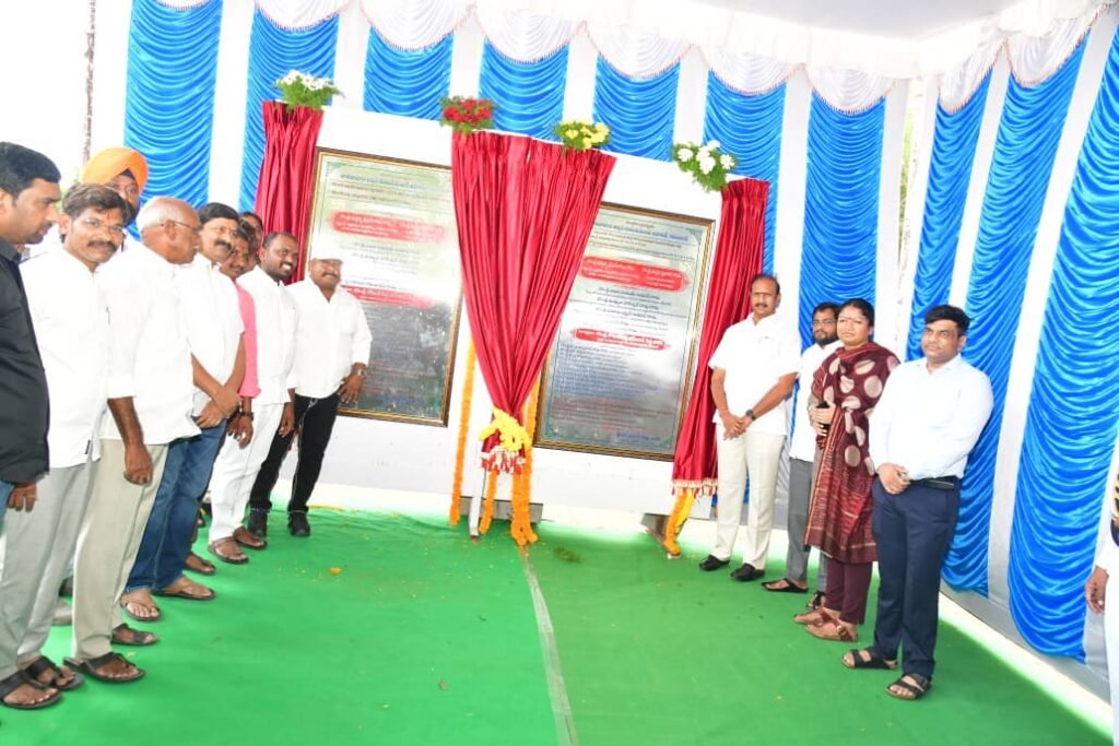 నూతన కలెక్టరేట్‌లో పలు నిర్మాణాలకు శంకుస్థాపన