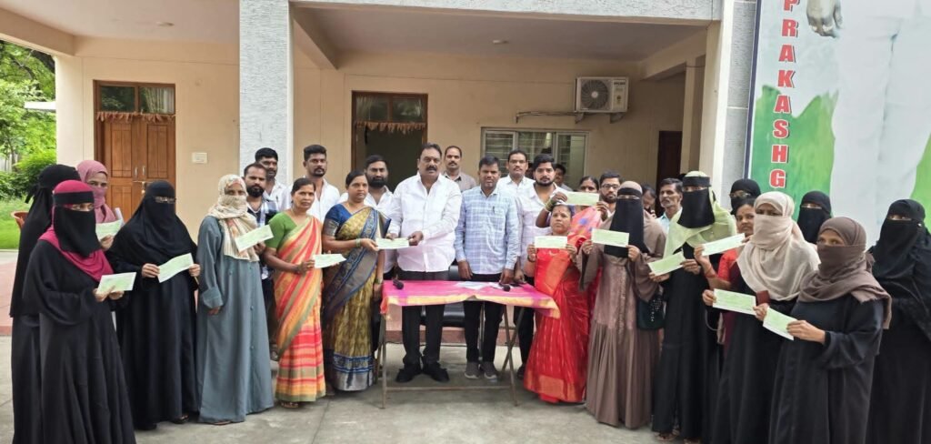 కళ్యాణ లక్ష్మి – షాదీ ముబారక్ చెక్కుల పంపిణీ