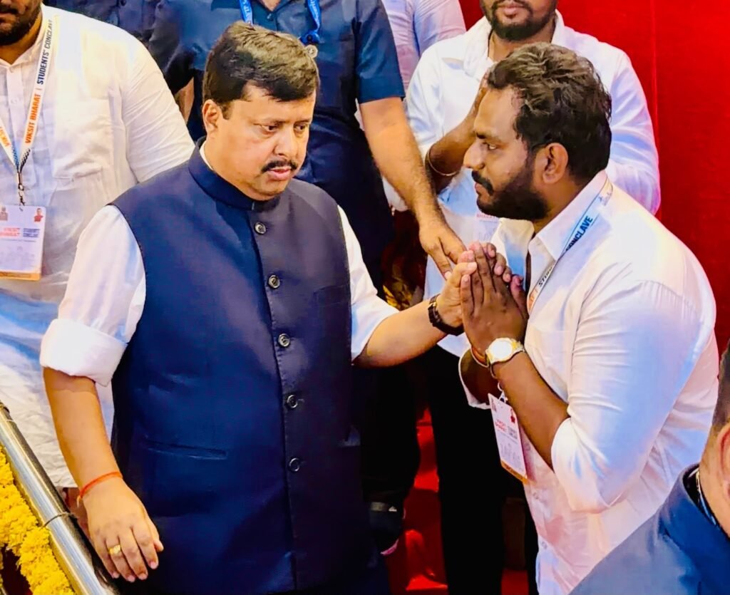 బీజేపీ జాతీయ అధ్యక్షుడు నితిన్ నబిన్‌ను కలిసిన యువ నాయకుడు చైతన్య గౌడ్