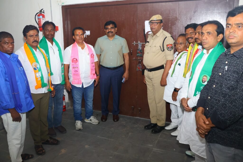 ఈవీఎం గోదాం తనిఖీ చేసిన అదనపు కలెక్టర్ రెవెన్యూ డి. శ్రీనివాస్ రెడ్డి