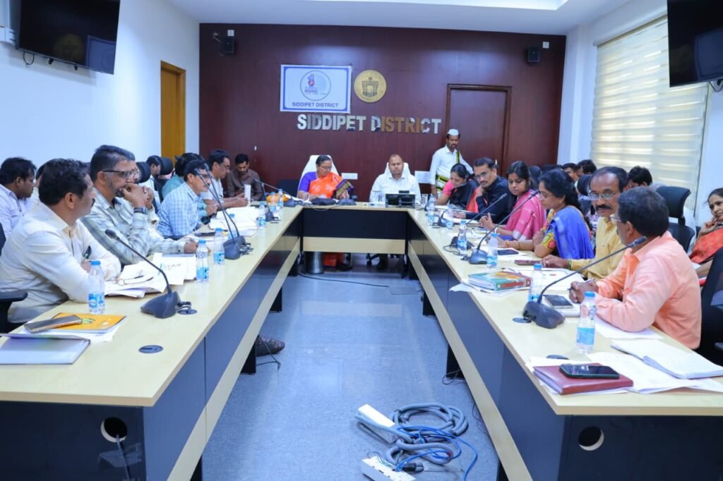 ఇరిగేషన్ ప్రాజెక్టుల భూసేకరణ వేగవంతం చేయాలి
