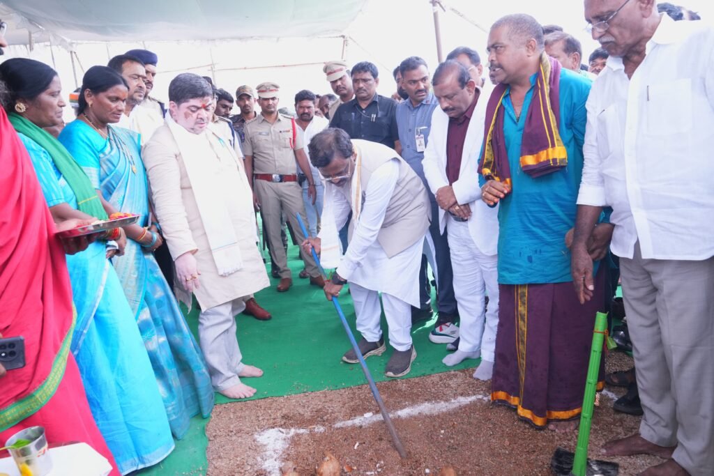 హుస్నాబాద్‌లో శాతవాహన యూనివర్సిటీ ఇంజినీరింగ్ కళాశాల భవనాలకు భూమిపూజ