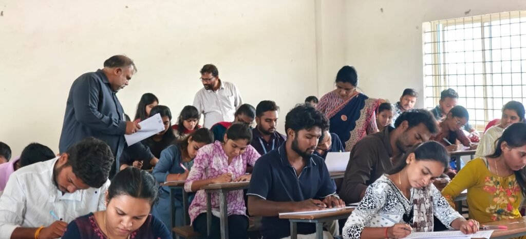 శాతవాహన విశ్వవిద్యాలయంలో సజావుగా పి.జి. పరీక్షలు