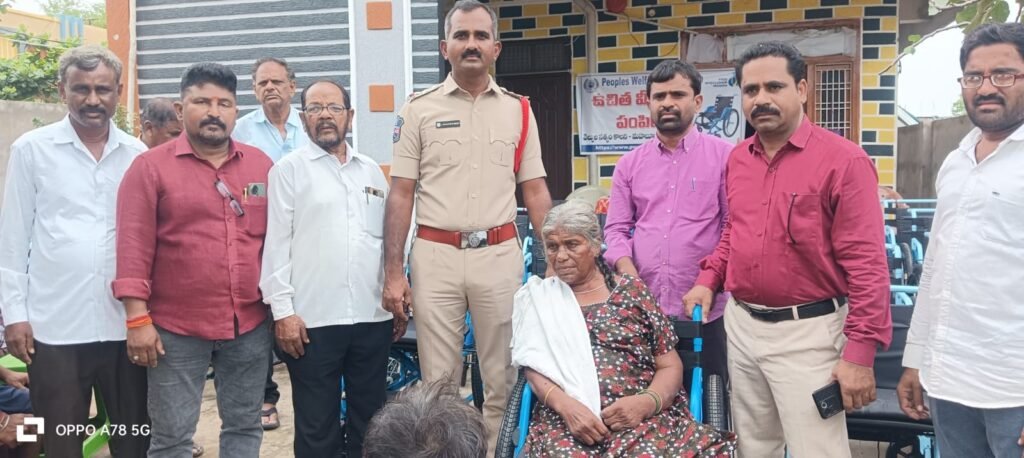 సమాజ సేవలో దైవకృప వెల్ఫేర్ సొసైటీ ఆదర్శం