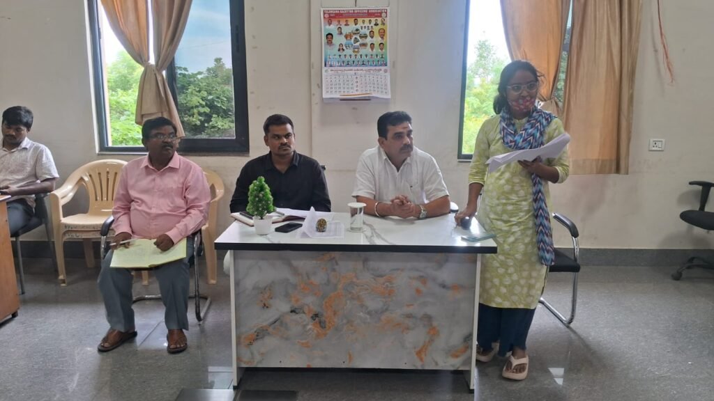 విద్యార్థుల ఆరోగ్య పరీక్షలను లక్ష్యాలకు అనుగుణంగా పూర్తి చేయాలి – డీఎంహెచ్‌వో డాక్టర్ బి. రవి రాథోడ్
