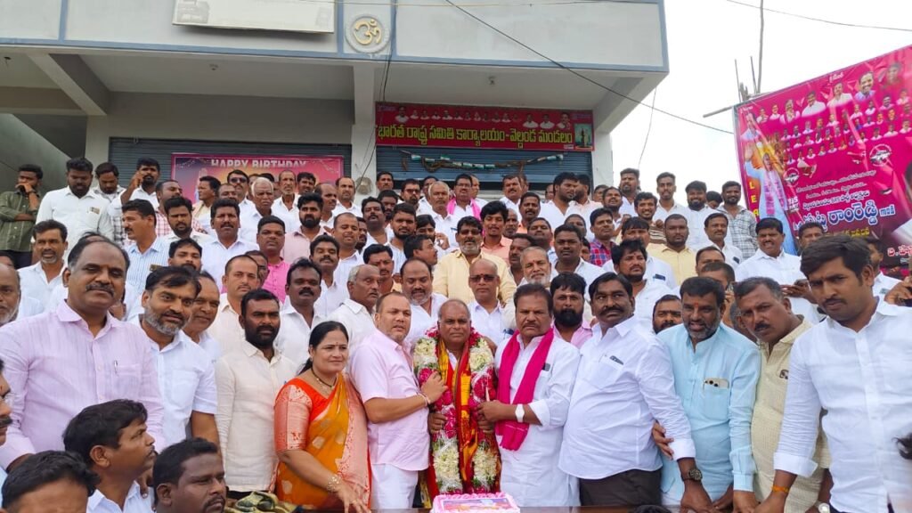 ఘనంగా పుట్ట రామ్ రెడ్డి జన్మదిన వేడుకలు