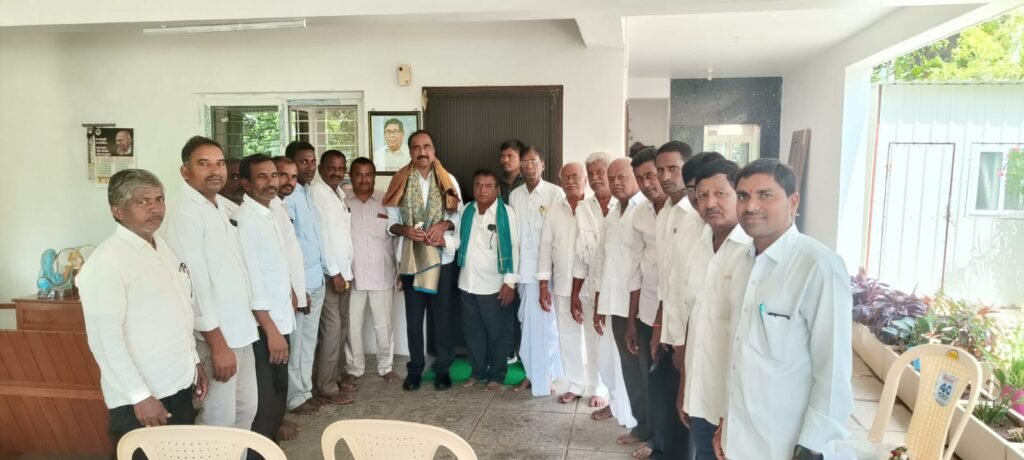 ఎమ్మెల్యే సంజయ్ కుమార్ కు ధన్యవాదాలు తెలిపిన సహకార సంఘం సభ్యులు