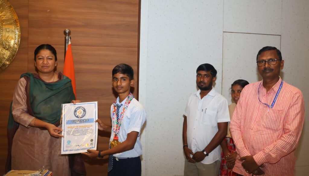 చిన్న వయసులోనే విశిష్ట సాహిత్య ప్రతిభ – వర్షిత్‌కు కలెక్టర్ అభినందనలు