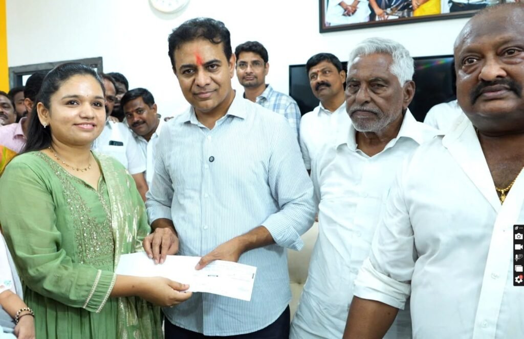 అమరవీరుడు కిష్టయ్య కుటుంబాన్ని పరామర్శించిన కేటీఆర్