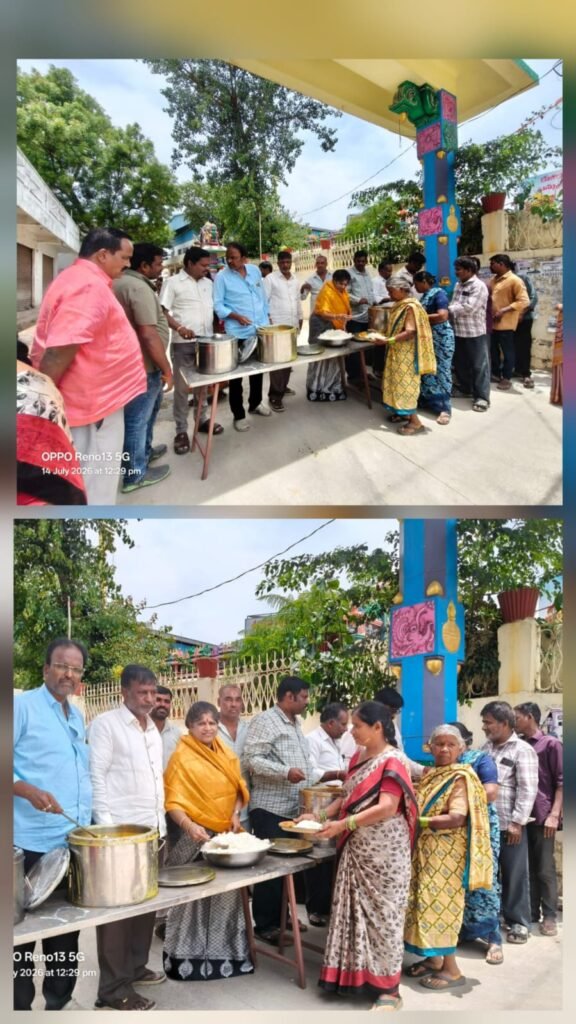 శ్రీ వాసవి దేవాలయంలో ఘనంగా అన్నప్రసాద వితరణ