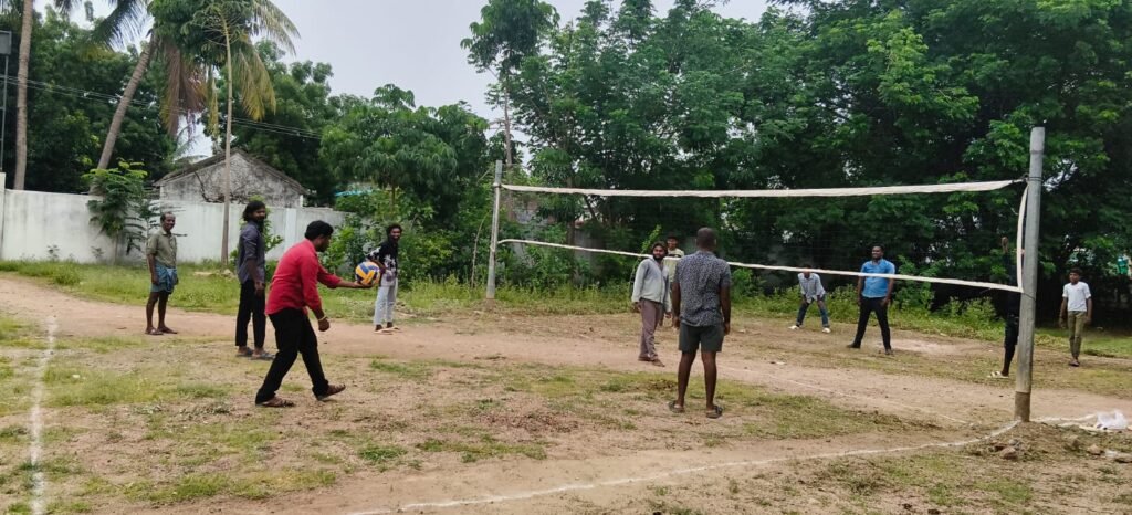 యువత చెడు వ్యసనాలకు దూరంగా ఉండాలి – సర్పంచ్ తిరుపతియాదవ్