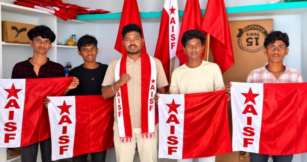 ప్రశ్నిస్తే లాఠీచార్జీనా? విద్యార్థుల గొంతు నొక్కేయాలనుకుంటున్నారా?