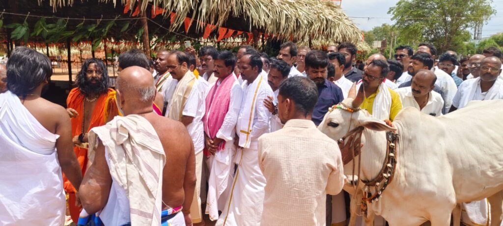 కల్వకుర్తిలో ఆధ్యాత్మిక శోభ – విశ్వశాంతి మహాయాగంలో యాగ ప్రతిష్ట