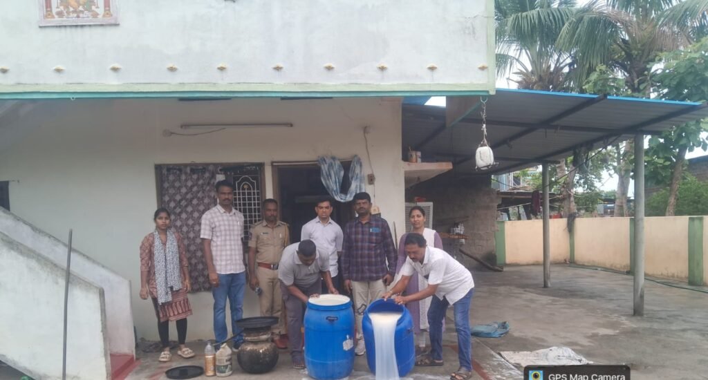 నాటుసారా స్థావరాలపై విస్తృత దాడులు