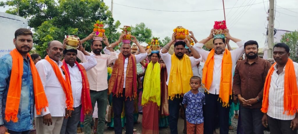 వడ్కాపూర్‌లో వైభవంగా మడేలేశ్వర స్వామి బోనాలు