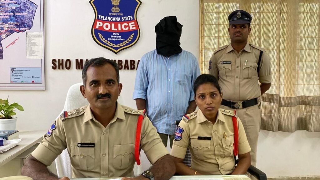 నీతి అయోగ్ డైరెక్టర్‌నంటూ రూ.1.85 లక్షల టోకరా