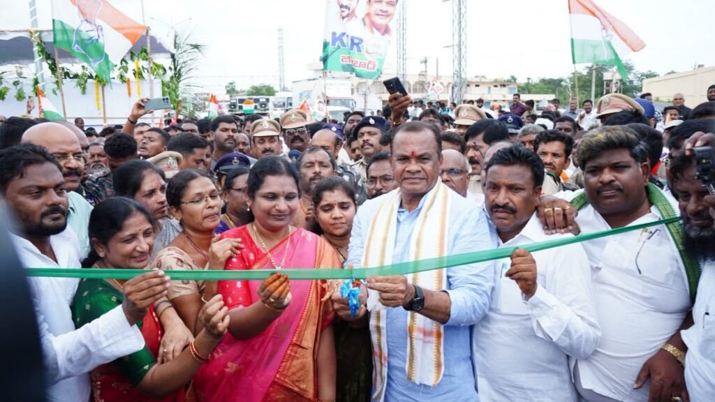 మర్రిగూడ జంక్షన్ లో నూతన ఫ్లైఓవర్ ను ప్రారంభించిన మంత్రి కోమటిరెడ్డి వెంకట్ రెడ్డి
