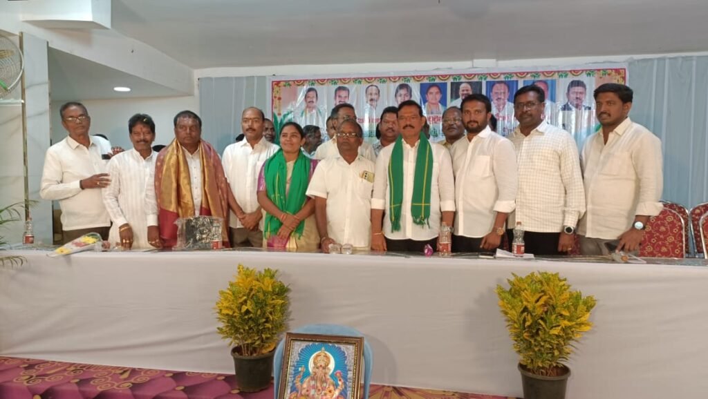 రైతులకు నాణ్యమైన విత్తనాలు, ఎరువులు అందించాలి