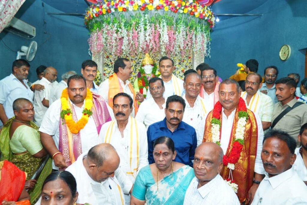 గురుపౌర్ణమి సందర్భంగా శ్రీ సాయిబాబ స్వామిని దర్శించిన ఎమ్మెల్యే బత్తుల లక్ష్మారెడ్డి
