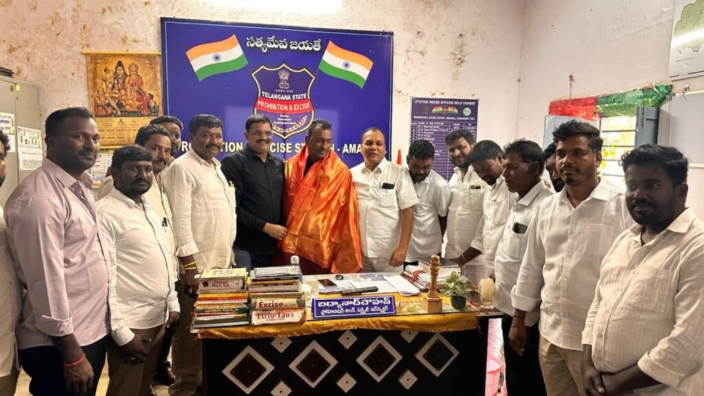 ఎక్సైజ్ సీఐ బద్యనాయక్‌కు జన్మదిన శుభాకాంక్షలు తెలిపిన ఉప్పల