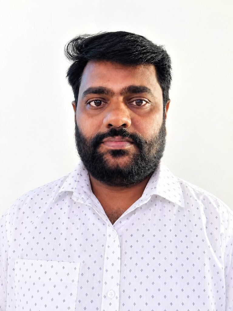 పుస్తకాల భారంతో నలిగిపోతున్న బాల్యం – ఆటలకు దూరమవుతున్న నేటి పిల్లలు