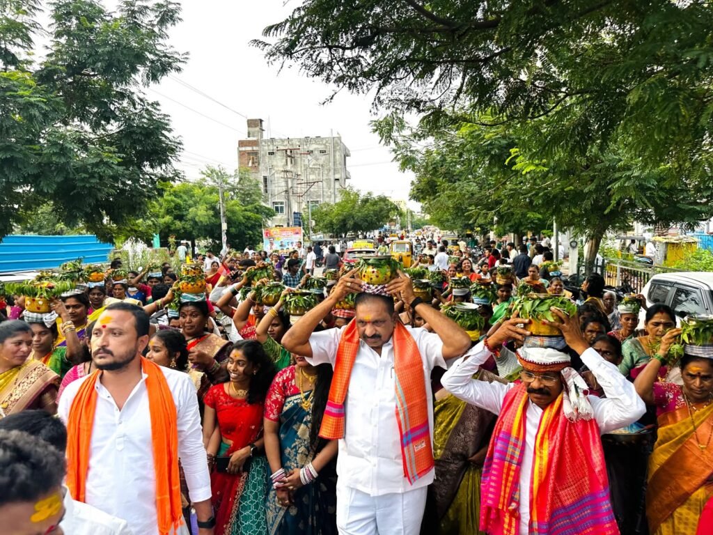ఘనంగా పోచమ్మ తల్లి బోనాల జాతర