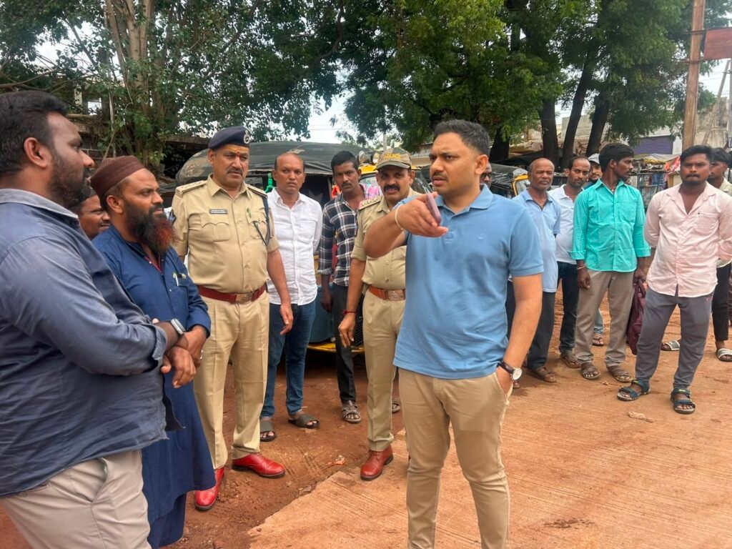 సుండిపెంటలో జిల్లా ఎస్పీ సుడిగాలి పర్యటన
