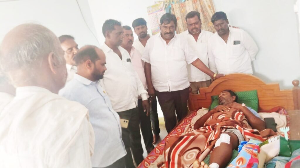 పేదలకు పెద్దన్నగా గోలి శ్రీనివాస్ రెడ్డి.. రూ.10 వేల ఆర్థిక సాయం