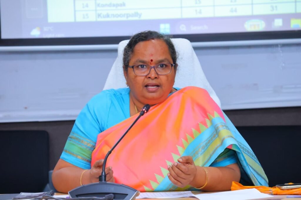 జలసిరి, స్వచ్ఛత కార్యక్రమాలపై కలెక్టర్ సమీక్ష
