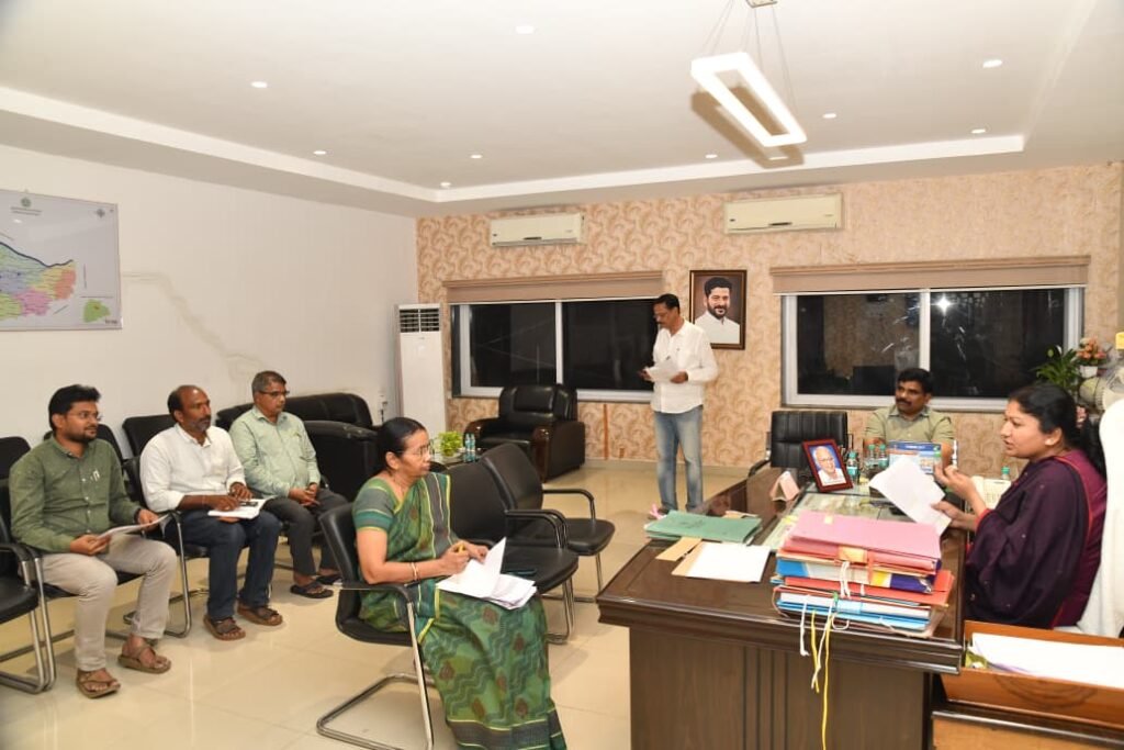 ఆరుతడి పంటల సాగుపై దృష్టి సారించాలి – కలెక్టర్ చిత్రా మిశ్రా
