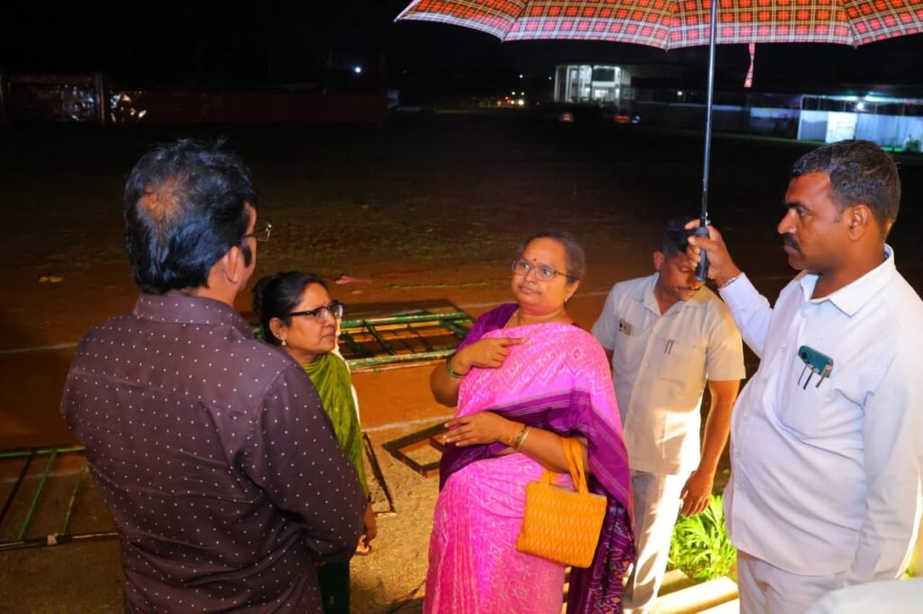 స్వాతంత్ర్య దినోత్సవ వేడుకల ఏర్పాట్లను పరిశీలించిన కలెక్టర్