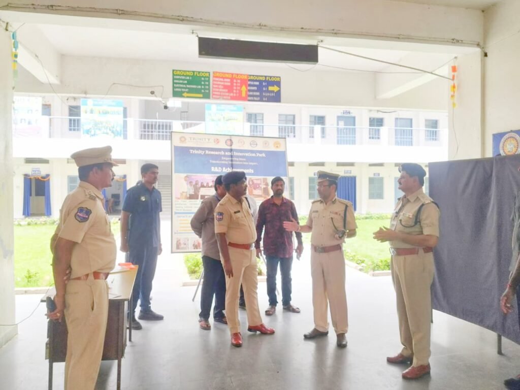 నీట్‌-పీజీ పరీక్షా కేంద్రాల వద్ద పటిష్ఠ భద్రత