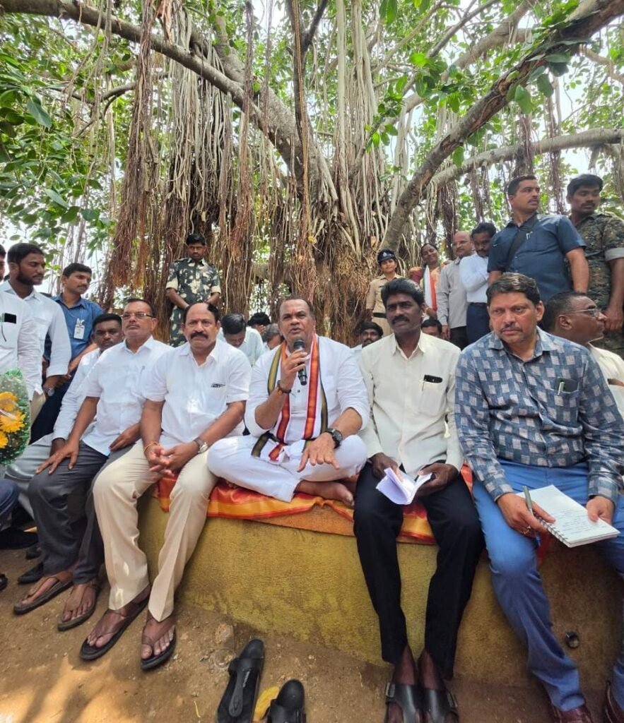 పలు అభివృద్ధి కార్యక్రమాలను పరిశీలించిన మంత్రి కోమటిరెడ్డి వెంకటరెడ్డి