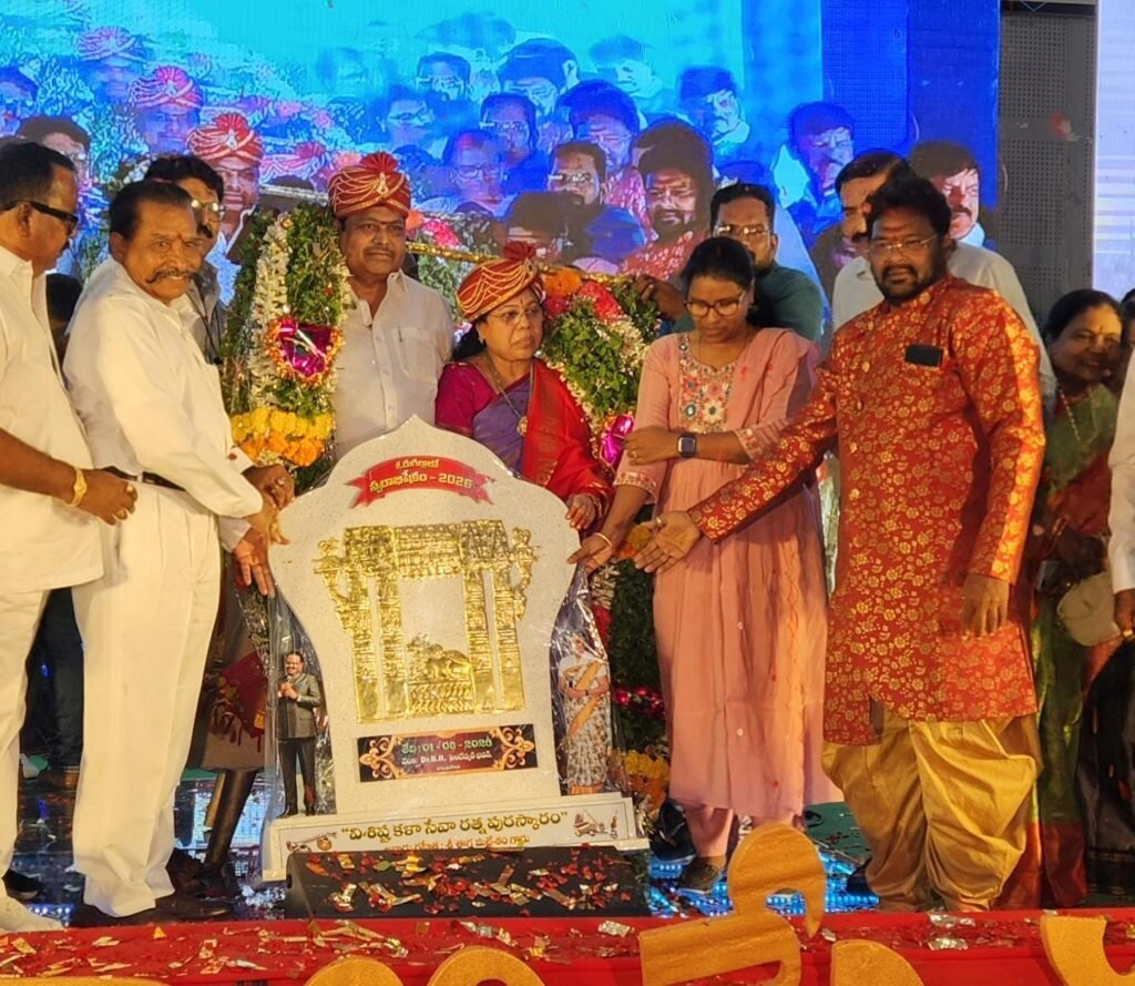 కళాకారులకు పెద్దన్న… పేదలకు భరోసా – ఈగ మల్లేశం