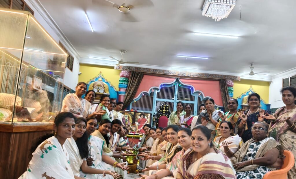 ఆషాఢ మాసం ముగింపున సాయిబాబా ఆలయంలో మహిళల గోరింటాకు సంబరాలు