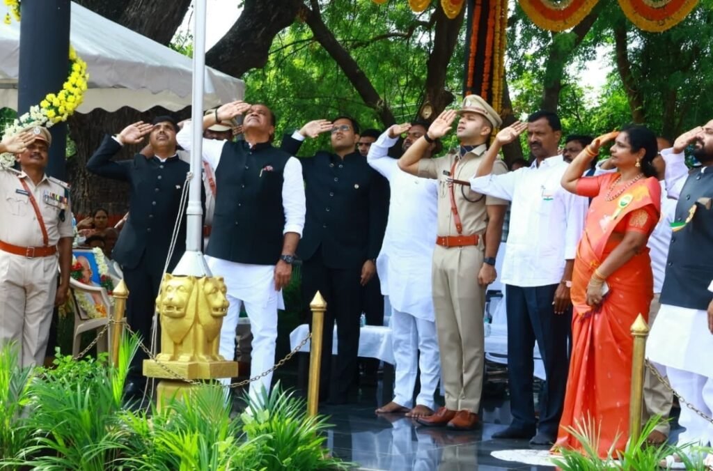 అమరవీరుల త్యాగాల సాక్షిగా.. నల్లగొండను అగ్రభాగాన నిలబెడతానని మీ బిడ్డగా మాట ఇస్తున్నా: మంత్రి కోమటిరెడ్డి వెంకటరెడ్డి
