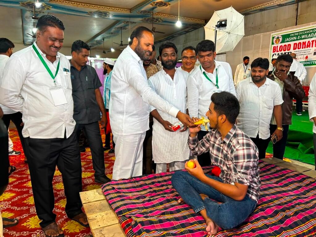 రక్తదాన శిబిరంలో పాల్గొన్న ప్రభుత్వ విప్ విజయరమణ రావు