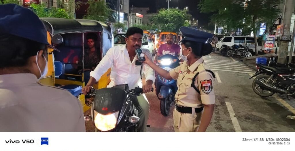 కరీంనగర్ కమిషనరేట్ పరిధిలో విస్తృతంగా నాకాబందీ
