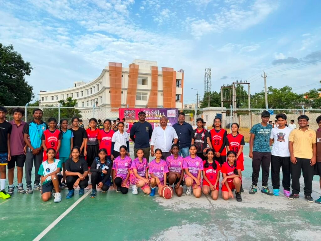 ‌ బాస్కెట్‌బాల్ టోర్నీ ప్రారంభించిన మాజీ మంత్రి గంగుల