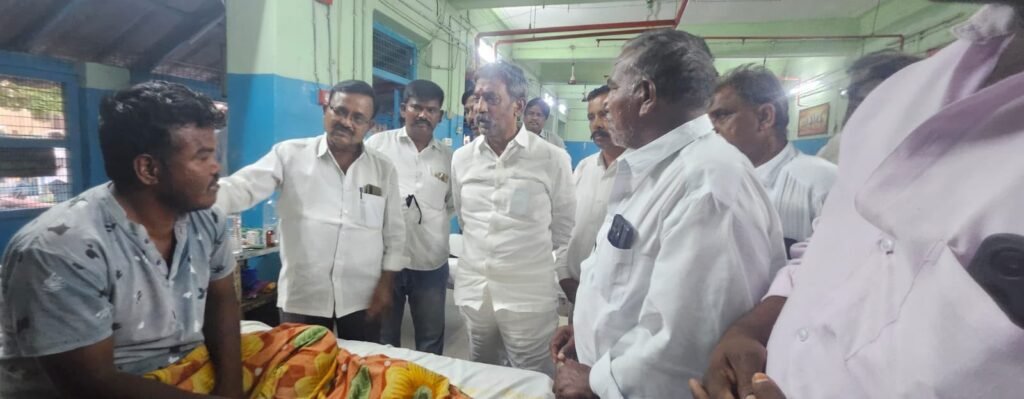 ఆసుపత్రిలో కార్యకర్తలకు కాటసాని పరామర్శ