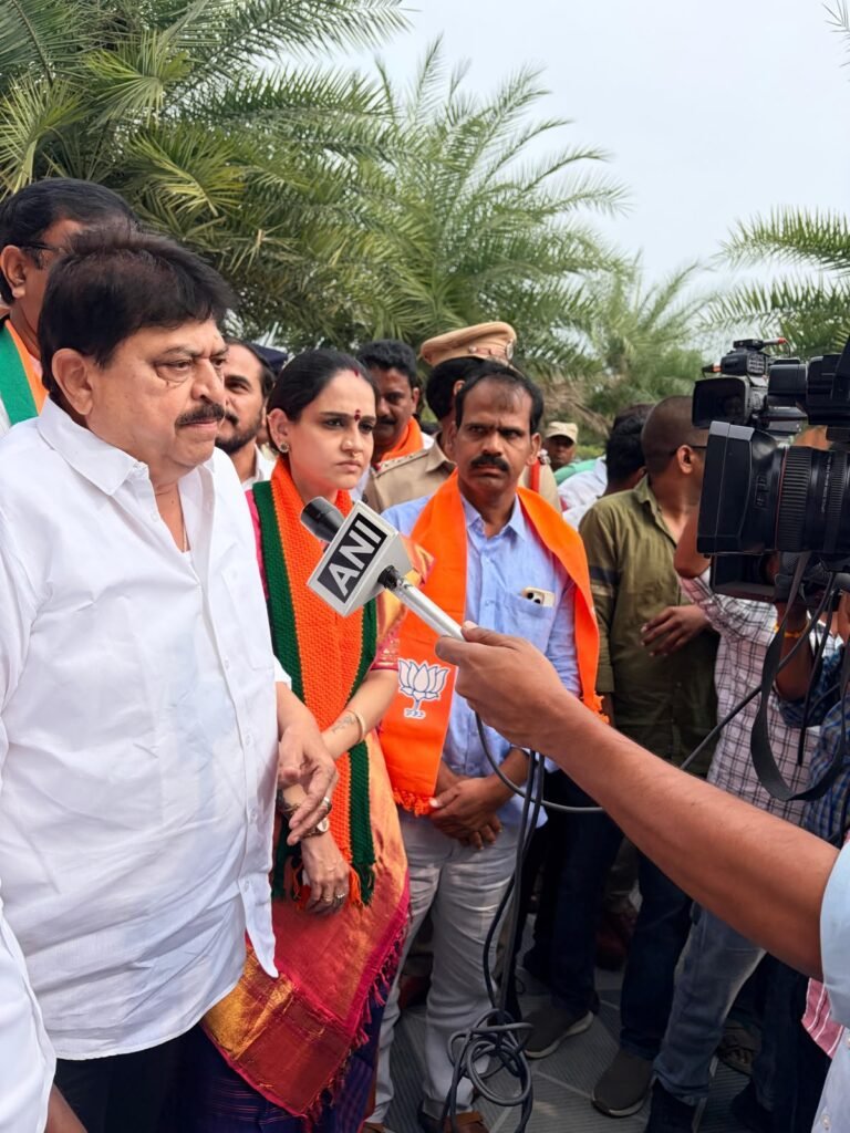 రామచందర్‌రావును అదుపులోకి తీసుకోవడాన్ని ఖండించిన బీజేపీ నేత