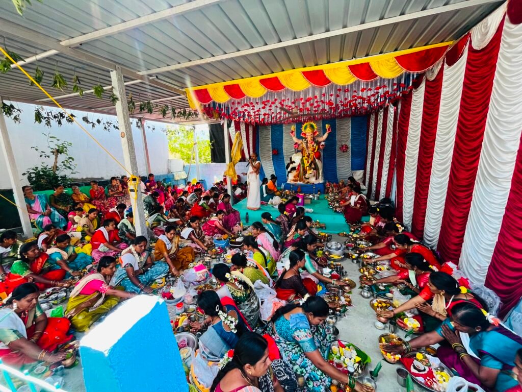 హుజురాబాద్ పద్మనగర్‌లో ఘనంగా సామూహిక కుంకుమ పూజ
