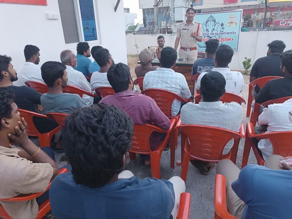 గణేష్ నిమజ్జనంపై మండపాల నిర్వాహకులకు అవగాహన