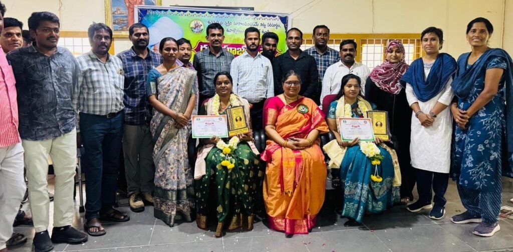 ఉత్తమ ఉపాధ్యాయులకు ఘన సన్మానం
