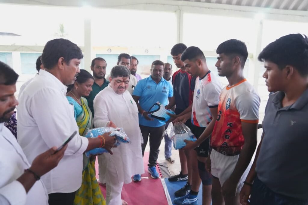 క్రీడల్లో రాణిస్తే ఉద్యోగ అవకాశాలు