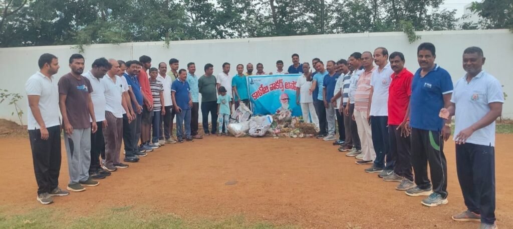 పరిసరాల పరిశుభ్రతపై కాళోజీ వాకర్స్ ప్రత్యేక శ్రద్ధ