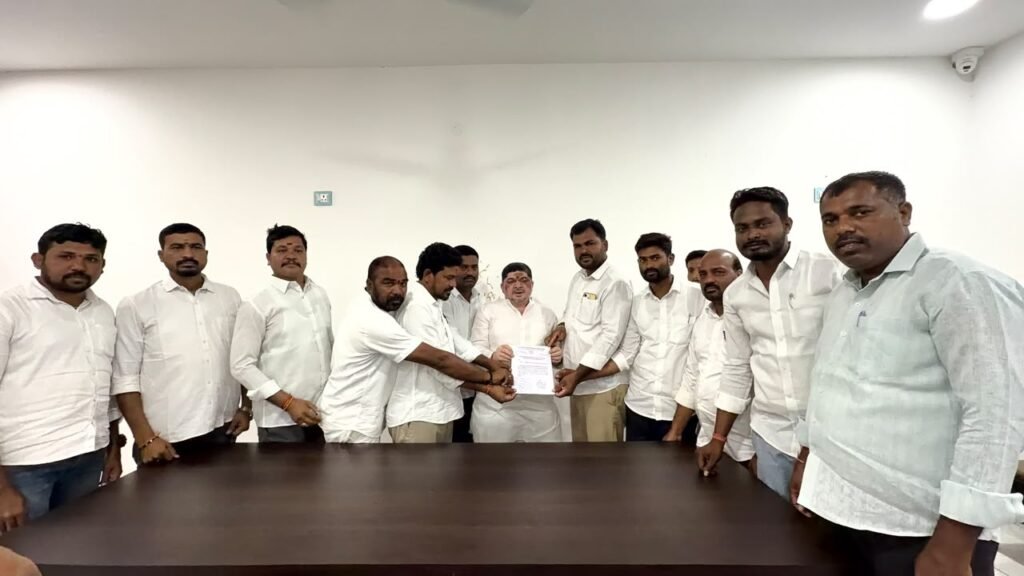 అక్కన్నపేటలో బంజారా భవన్‌ మంజూరు చేయాలి