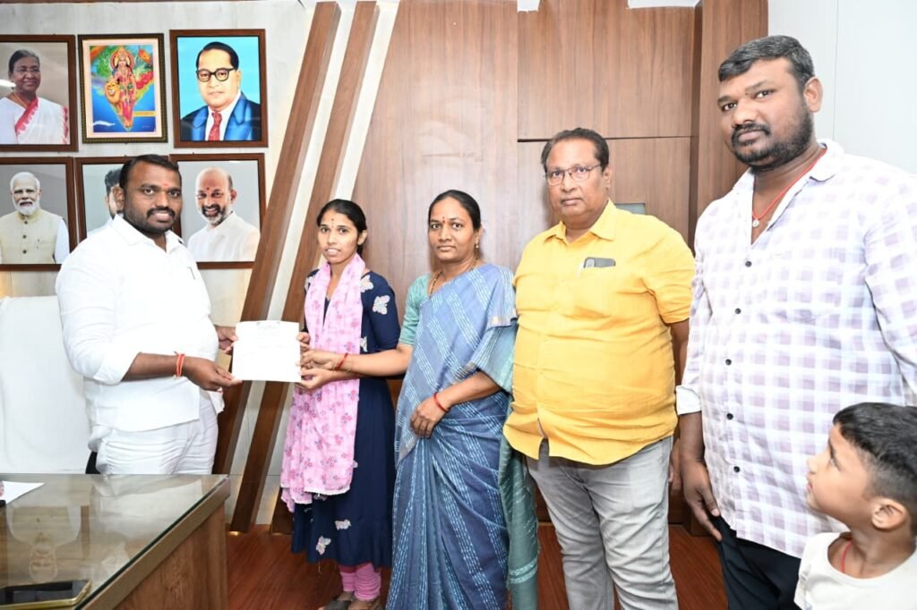 పేదల సొంతింటి కల నెరవేర్చడమే లక్ష్యం – మేయర్ కొలగాని శ్రీనివాస్